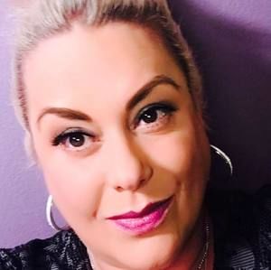 Meet your Posher, Eva